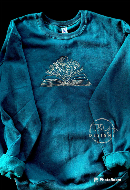 Book crewneck sweatshirt size YXL